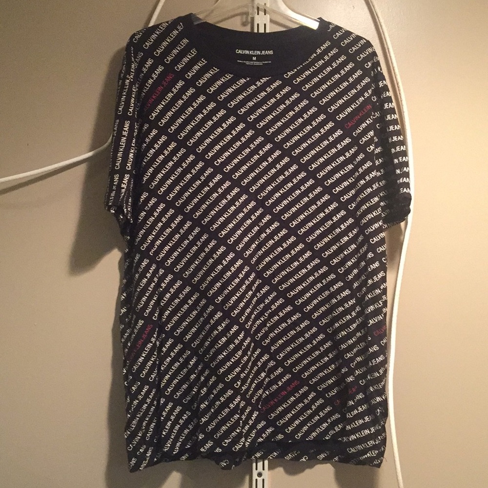 Calvin Klein Tee (ALWAYS OPEN TO OFFERS)